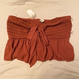Maroon strapless crop top